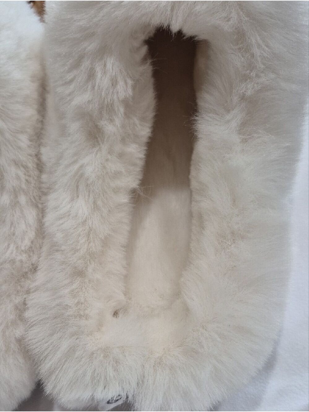Feetfreein Tan Moccasin Bootie Slippers Faux Fur Lined Size US 7-8 - Picture 3 of 8